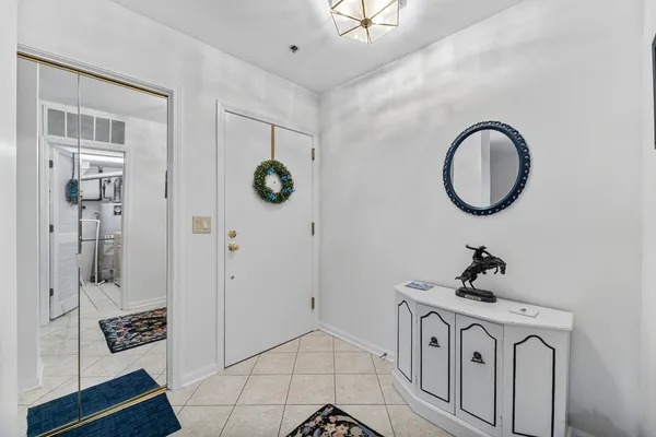 $419,900 | 3100 Lexington Lane, Unit 201, Glenview, IL 60026