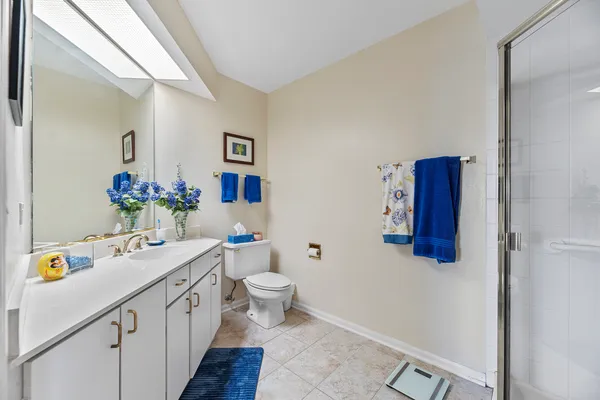 $419,900 | 3100 Lexington Lane, Unit 201, Glenview, IL 60026