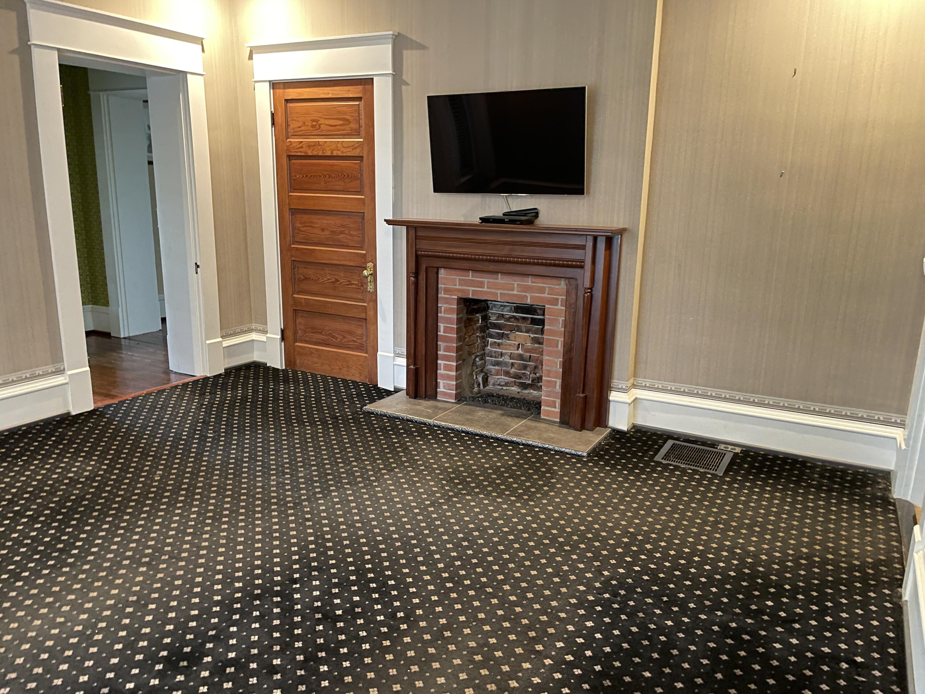 806 Ninevah Road Frankfort, KY 40601 - Photo 12 of 28 Family Room photo 1
