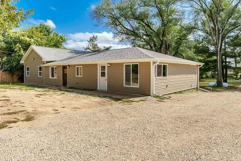 10335 Highway 81 Beloit, WI 53511 - Photo 2 of 30