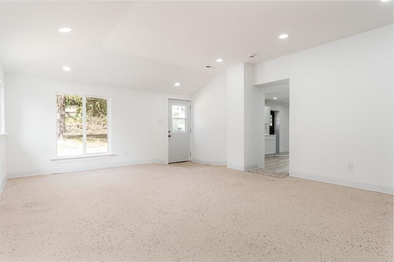 10335 Highway 81 Beloit, WI 53511 - Photo 4 of 30