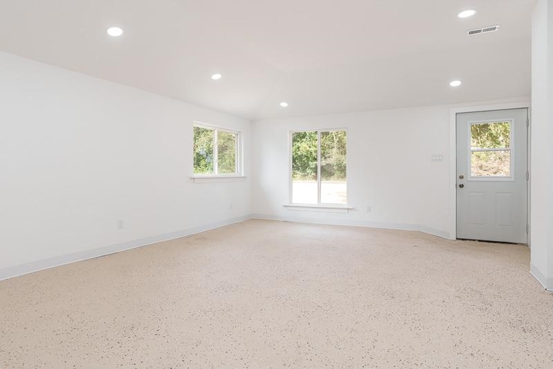 10335 Highway 81 Beloit, WI 53511 - Photo 5 of 30