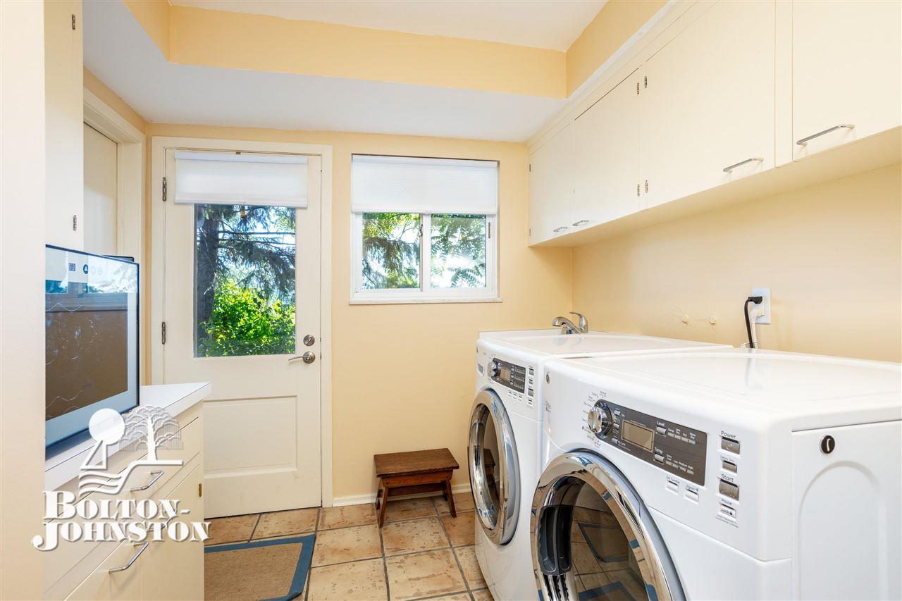 812 Bishop Road Grosse Pointe, MI 48230 - Photo 22 of 45 Primary Bedroom Laundry