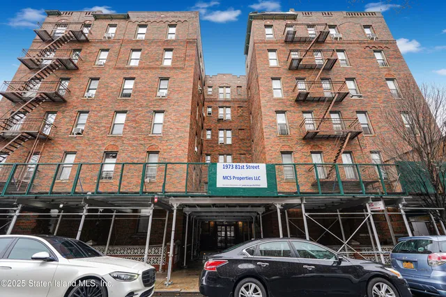 $275,000 | 1973 81 Street, Unit C10 | Van Pelt Manor