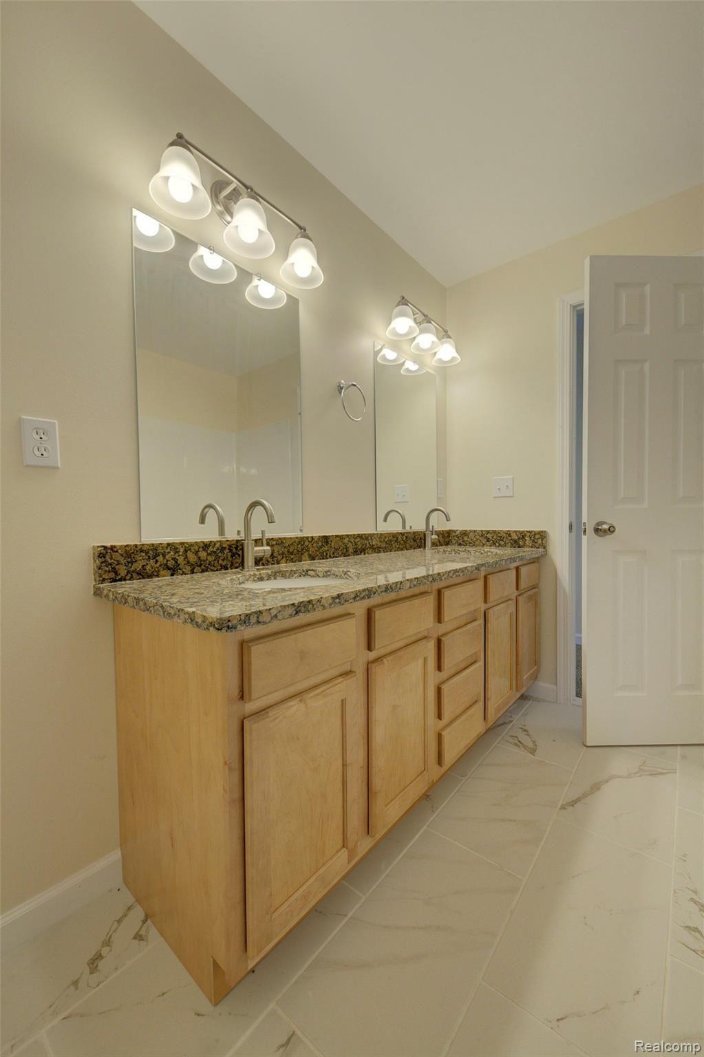 4193 Wheeler Road Fowlerville, MI 48836 - Photo 28 of 64 930A3457_8_9.jpg