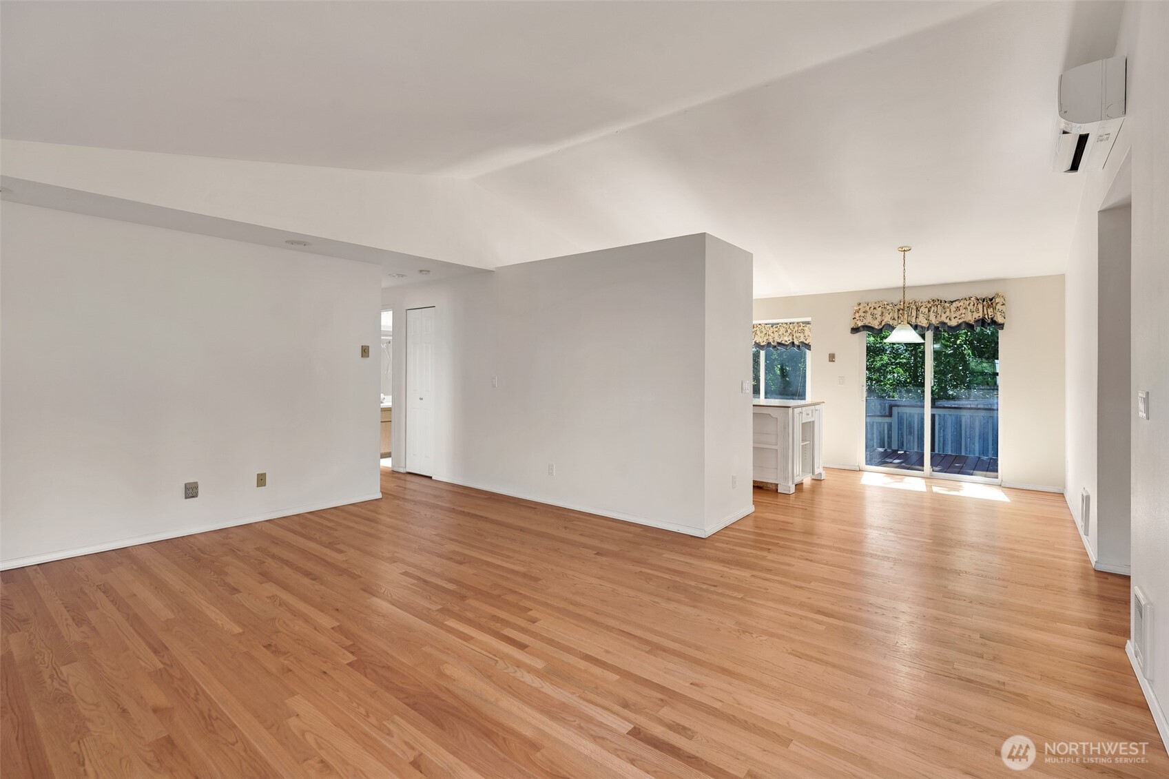 1010 Southwest 348th Place Federal Way, WA 98023 - Photo 8 of 36 Gallery Image 8
