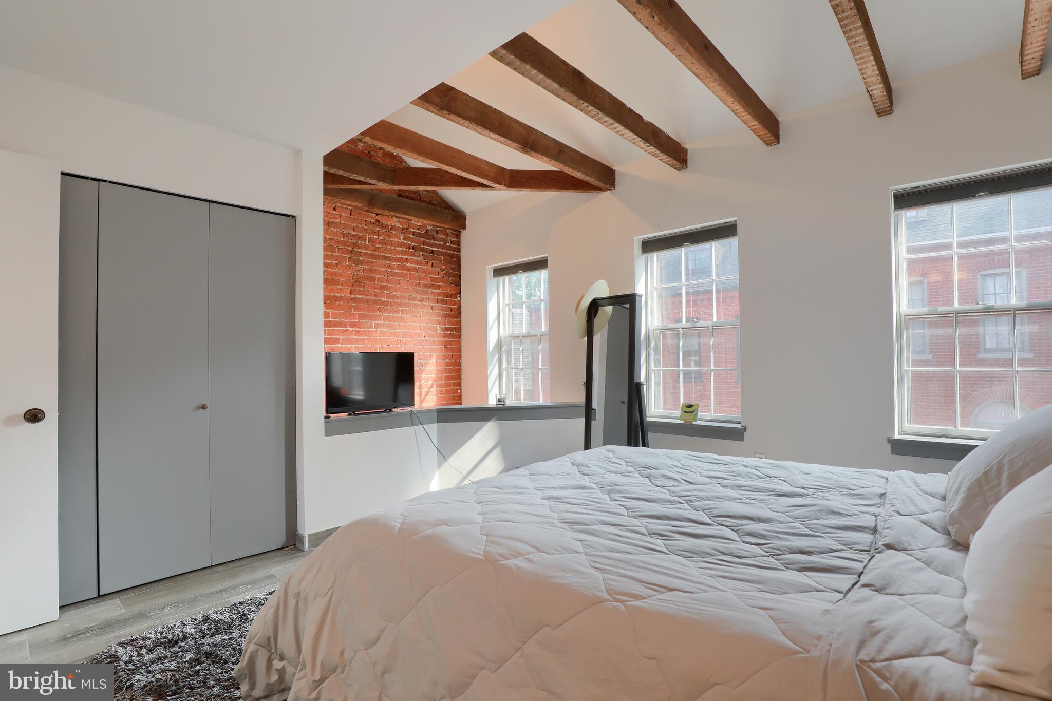 216 Old Trinity Place Lancaster, PA 17602 - Photo 17 of 36