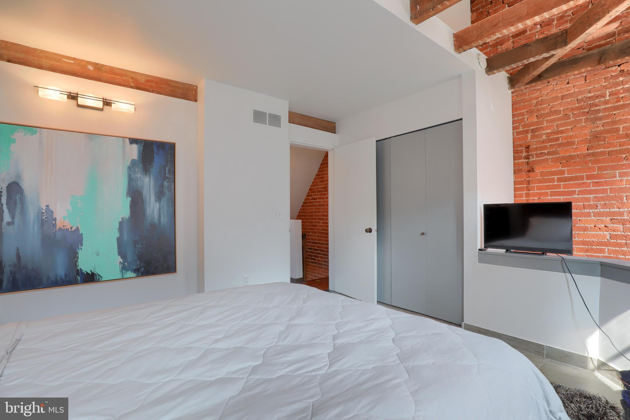 216 Old Trinity Place Lancaster, PA 17602 - Photo 18 of 36