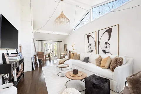 $2,995,000 | 2 Settlers Landing Lane, East Hampton, NY 11937