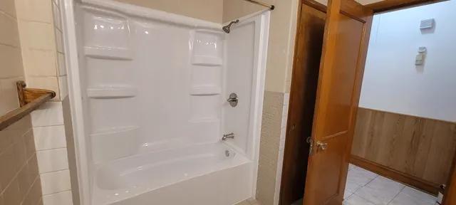 $1,700 | 8429 South Marquette Avenue, Unit 1, Chicago, IL 60617