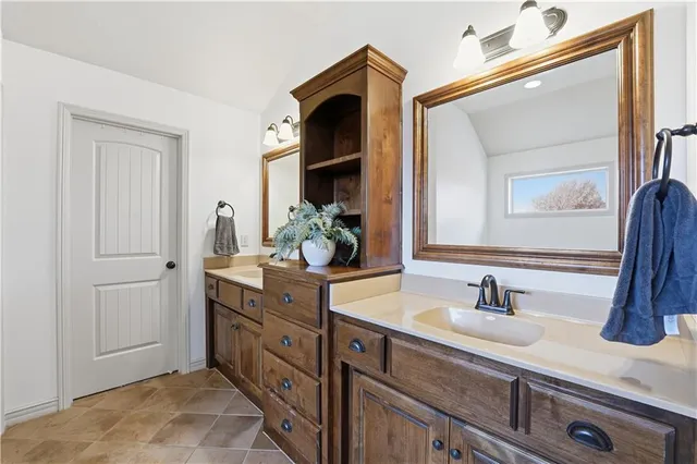 $539,900 | 3112 Southeast Brookside Court, Lee's Summit, MO 64063