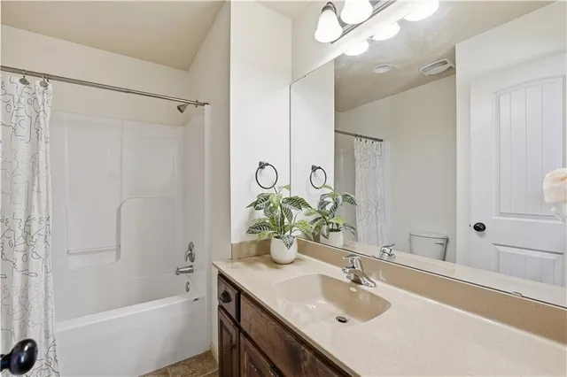 $539,900 | 3112 Southeast Brookside Court, Lee's Summit, MO 64063