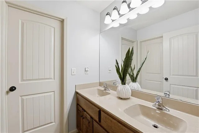 $539,900 | 3112 Southeast Brookside Court, Lee's Summit, MO 64063