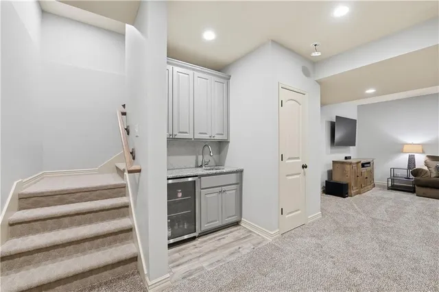 $539,900 | 3112 Southeast Brookside Court, Lee's Summit, MO 64063