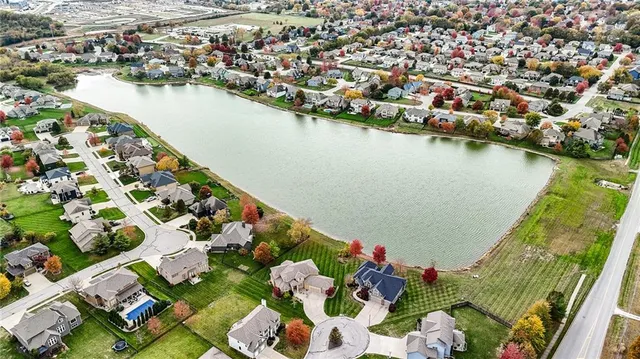 $539,900 | 3112 Southeast Brookside Court, Lee's Summit, MO 64063