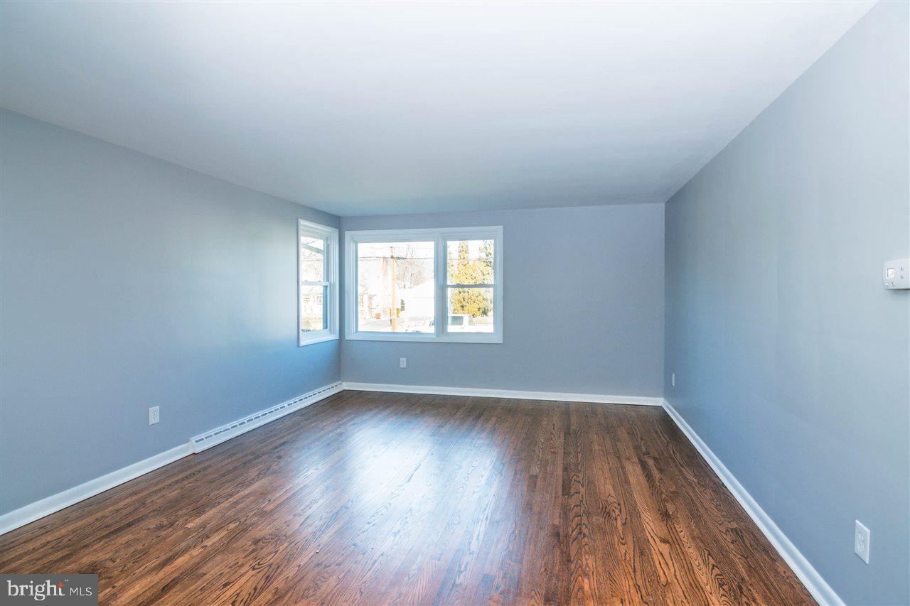 19 Sharon Road Enola, PA 17025 - Photo 4 of 16 Gallery Image 4