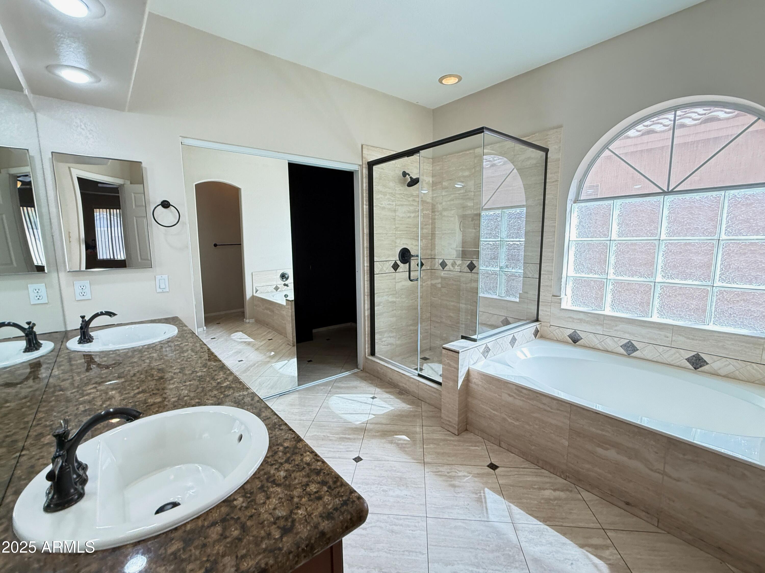 15618 North 12th Avenue Phoenix, AZ 85023 - Photo 16 of 32 IMG_6695_genErase