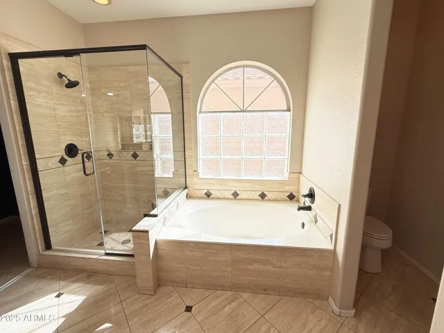 $2,695 | 15618 North 12th Avenue, Phoenix, AZ 85023