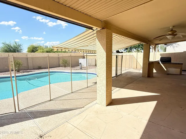 $2,695 | 15618 North 12th Avenue, Phoenix, AZ 85023