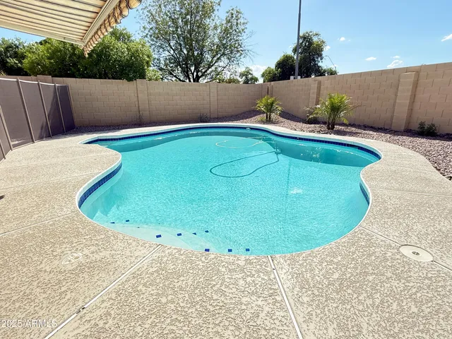 $2,695 | 15618 North 12th Avenue, Phoenix, AZ 85023