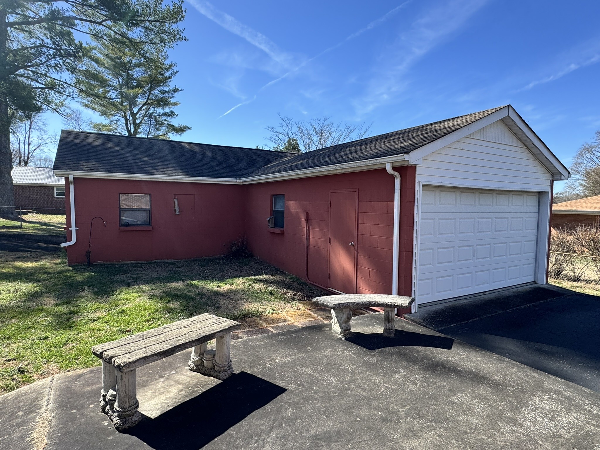 205 Mary Sharp Drive Decherd, TN 37324 - Photo 2 of 18