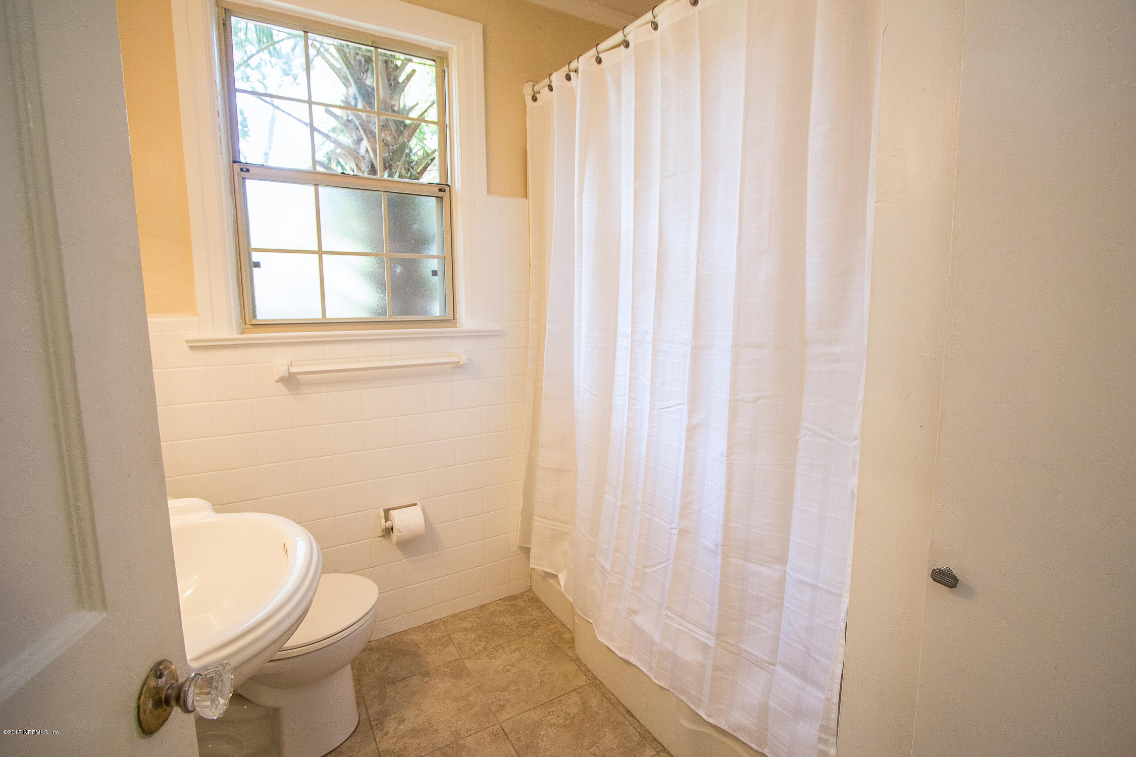 2231 Larchmont Road Jacksonville, FL 32207 - Photo 16 of 19 Bathroom View 2