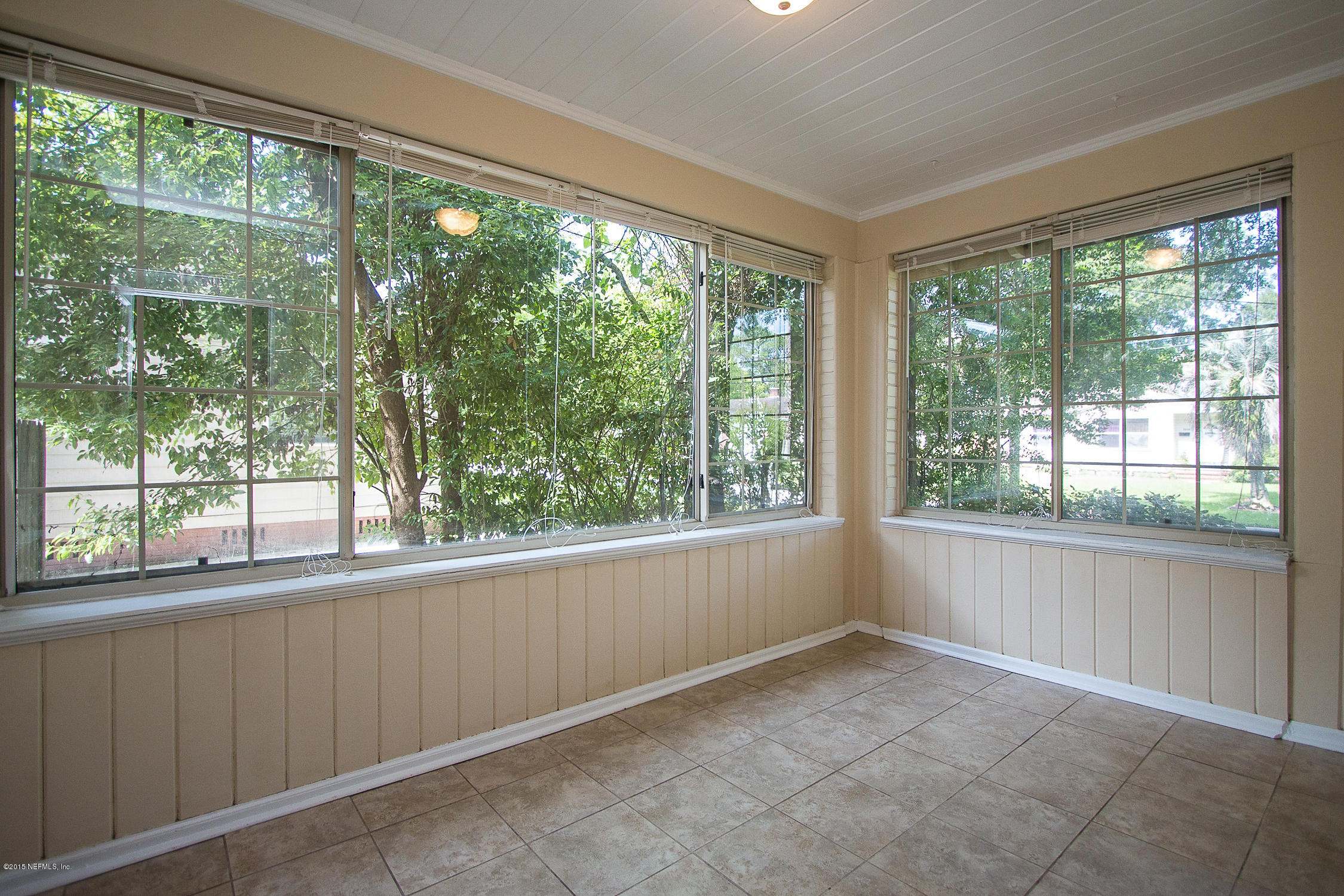 2231 Larchmont Road Jacksonville, FL 32207 - Photo 6 of 19 Sun Room