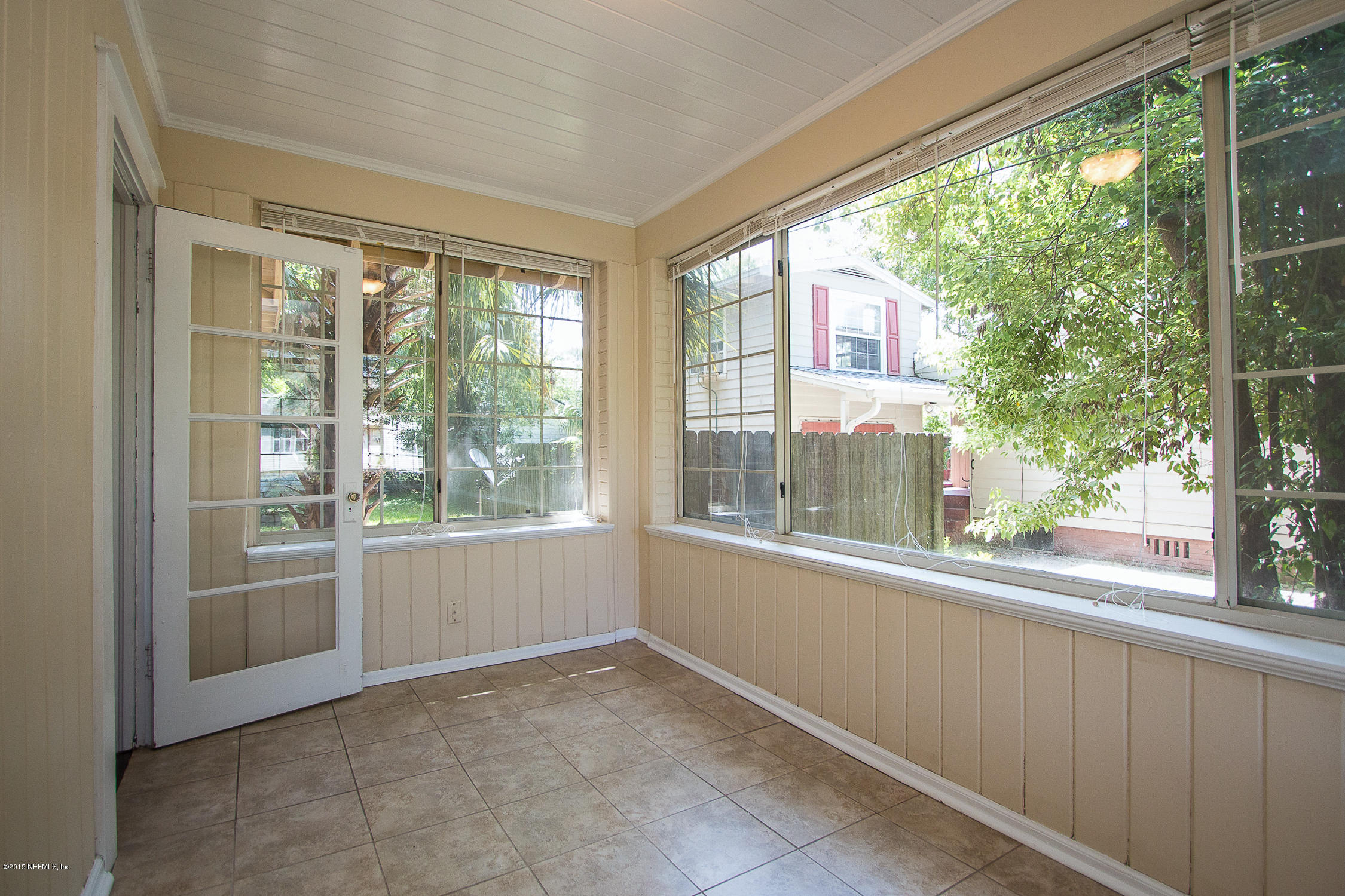 2231 Larchmont Road Jacksonville, FL 32207 - Photo 8 of 19 Sun Room View 3