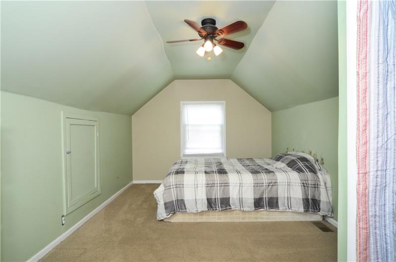 7028 Locust Road Bethel Park, PA 15102 - Photo 8 of 19 Gallery Image 8