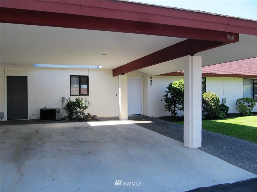1306 Northeast F 8 Road, Unit 402 Moses Lake, WA 98837 - Photo 2 of 21 Gallery Image 2