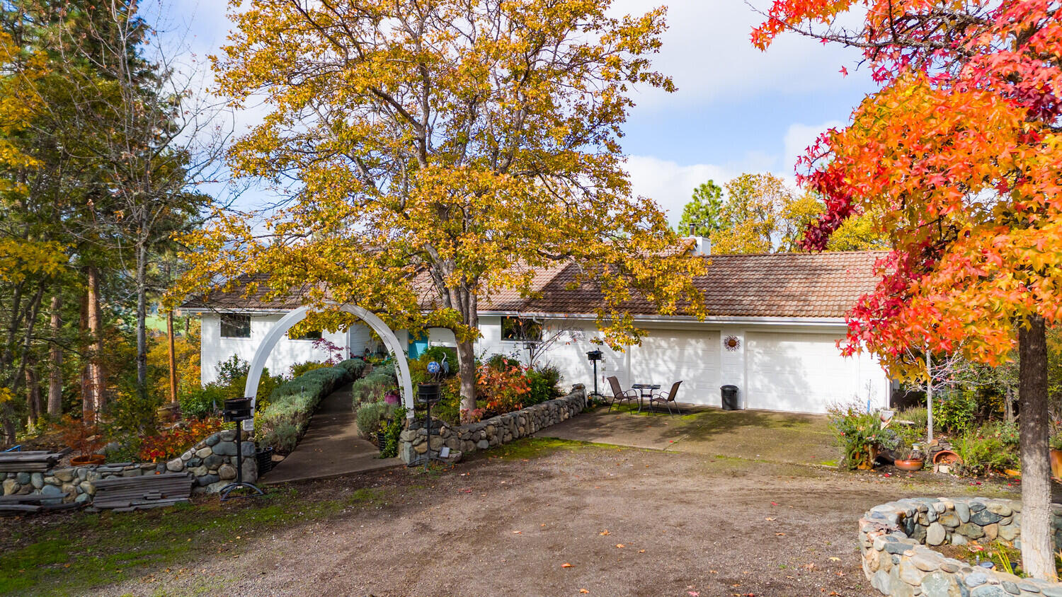 7469 Rapp Lane Talent, OR 97540 - Photo 18 of 74