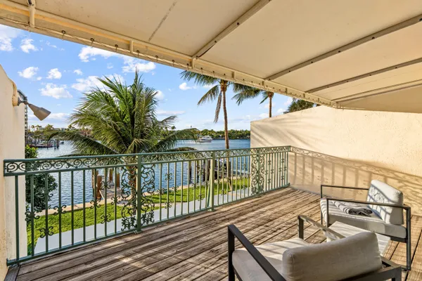 $2,675,000 | 336 Venetian Drive, Unit 1, Delray Beach, FL 33483