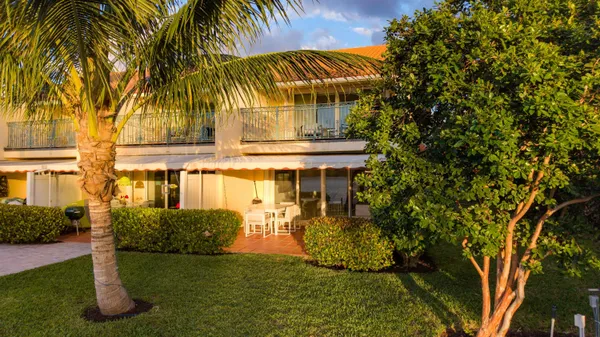 $2,675,000 | 336 Venetian Drive, Unit 1, Delray Beach, FL 33483