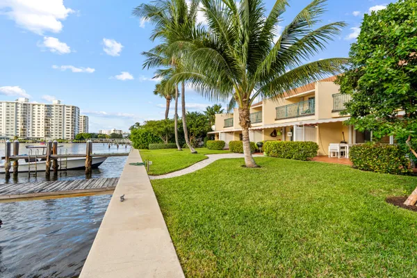 $2,675,000 | 336 Venetian Drive, Unit 1, Delray Beach, FL 33483