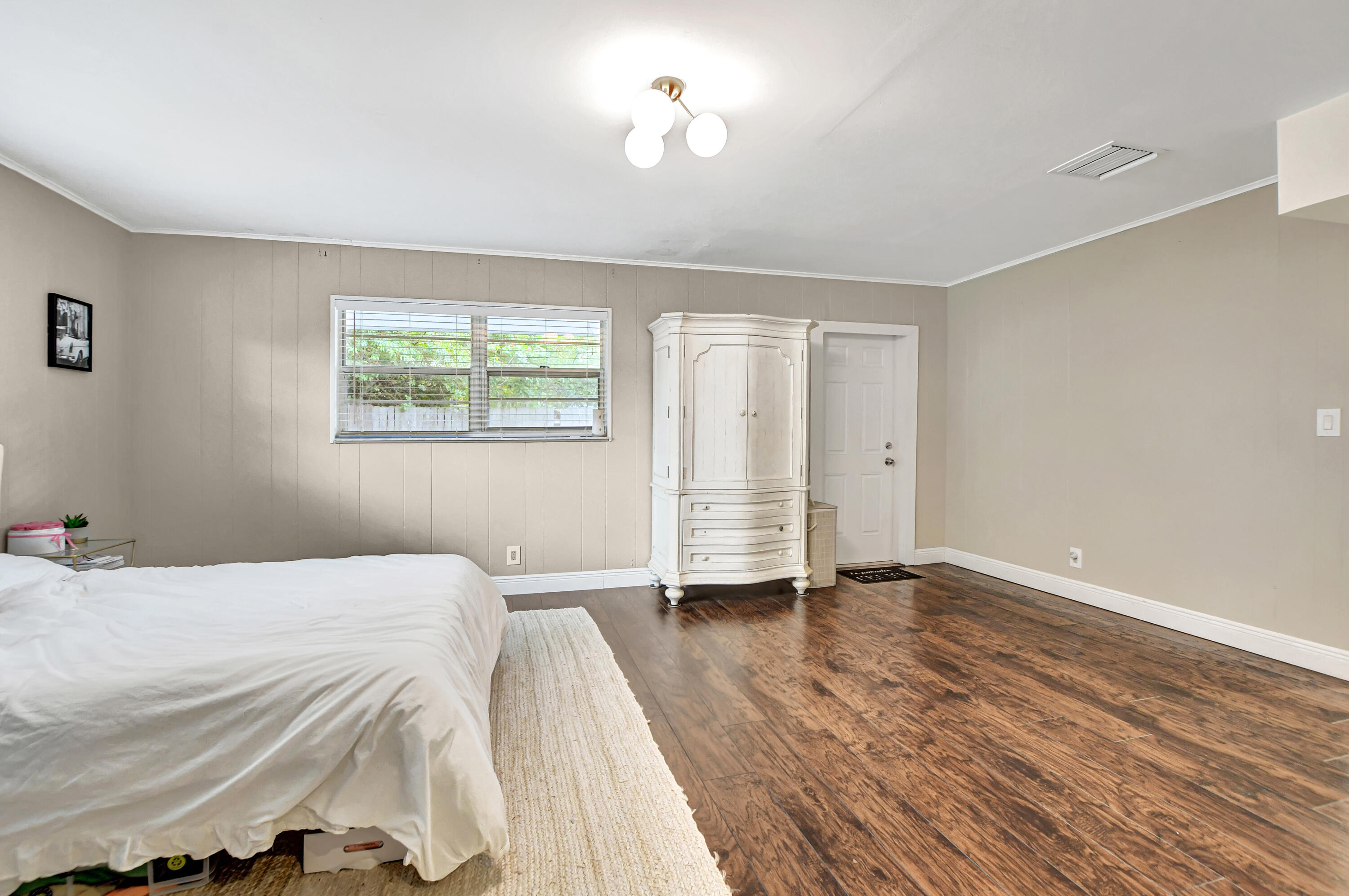 409 Manchester Street Boca Raton, FL 33487 - Photo 14 of 50 PRIMARY BEDROOM