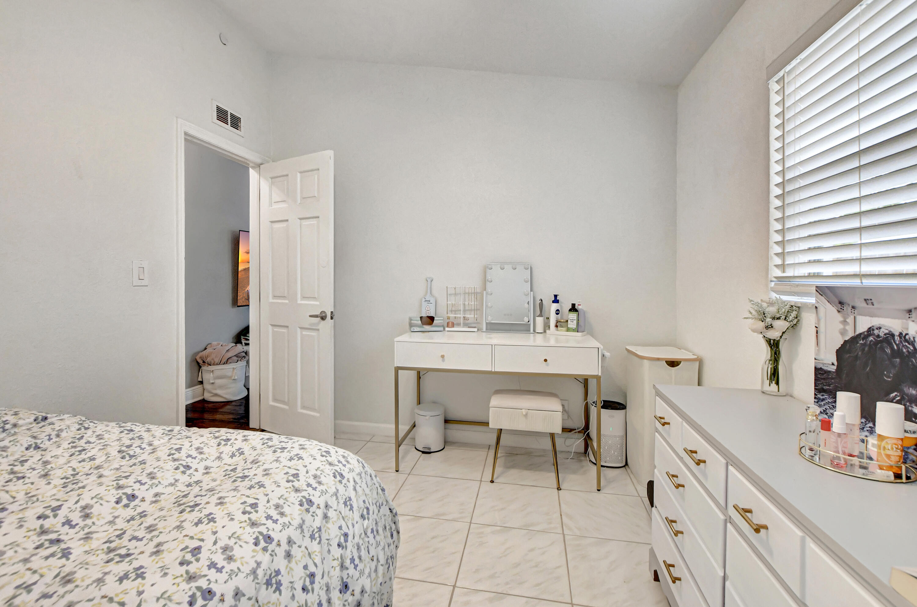 409 Manchester Street Boca Raton, FL 33487 - Photo 19 of 50 GUEST BEDROOM 3