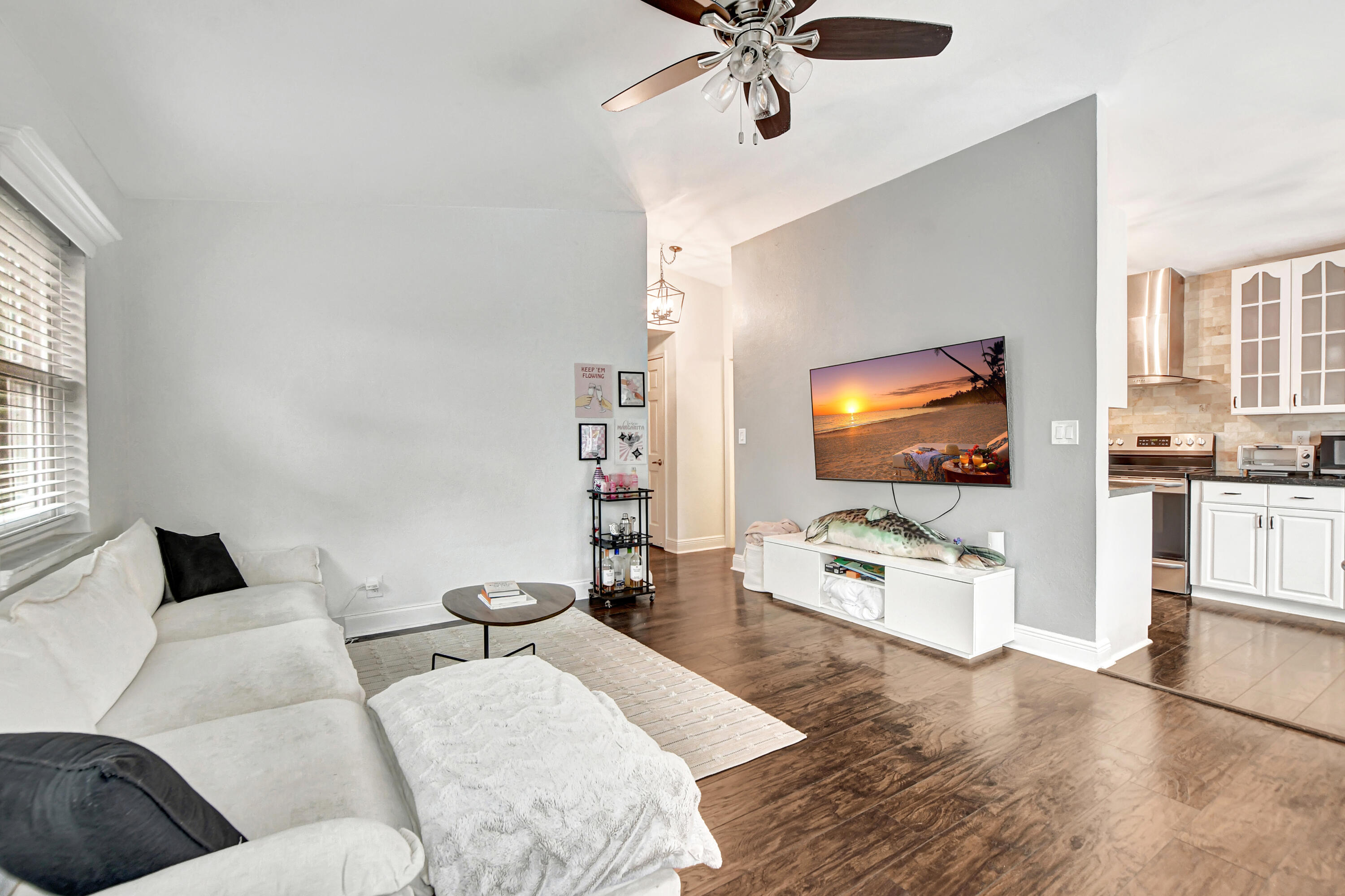 409 Manchester Street Boca Raton, FL 33487 - Photo 5 of 50 OPEN LIVING