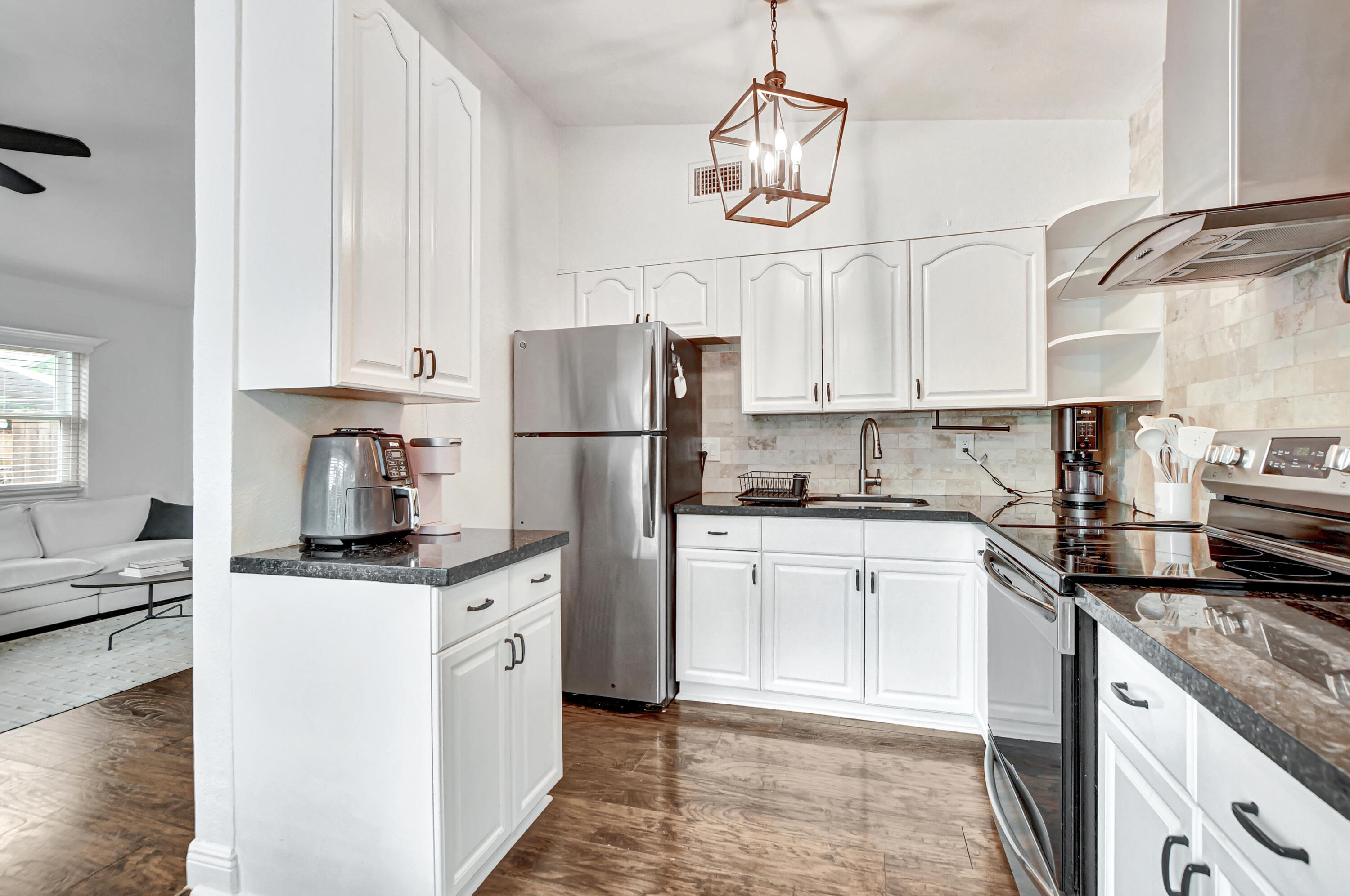 409 Manchester Street Boca Raton, FL 33487 - Photo 10 of 50 KITCHEN