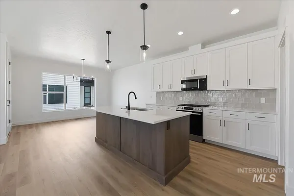 $432,880 | 776 South Calhoun Lane, Star, ID 83669