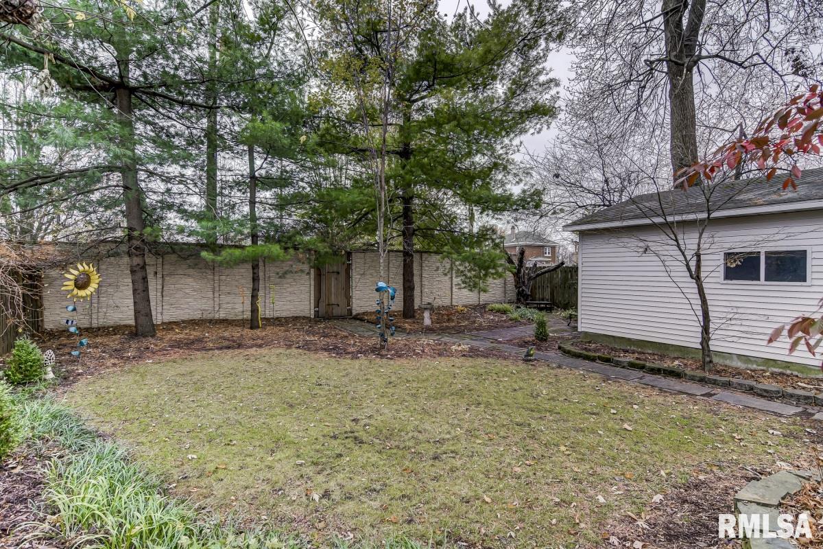 1408 Dial Court Springfield, IL 62704 - Photo 9 of 50 Gallery Image 9