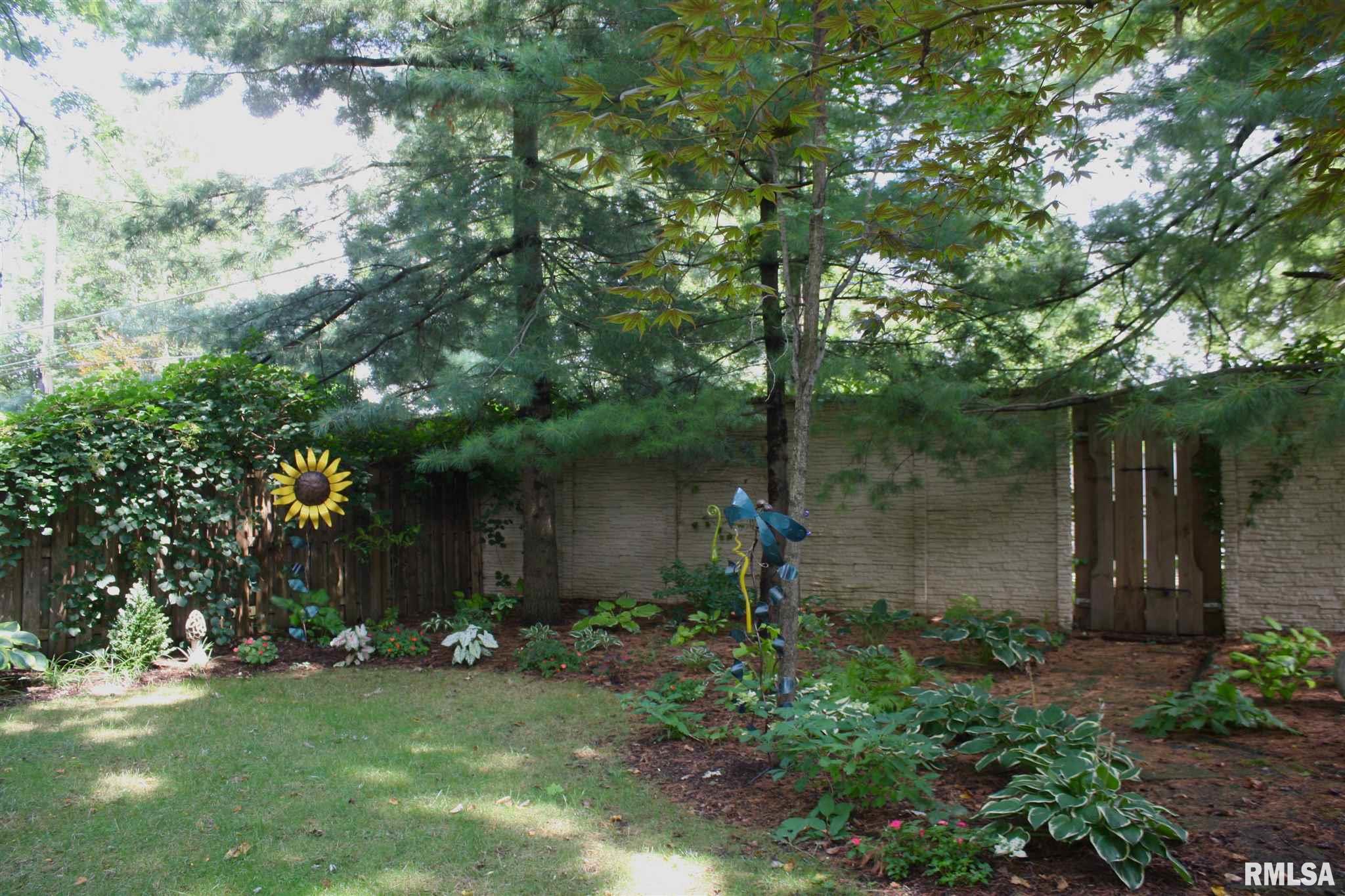 1408 Dial Court Springfield, IL 62704 - Photo 10 of 50 Gallery Image 10