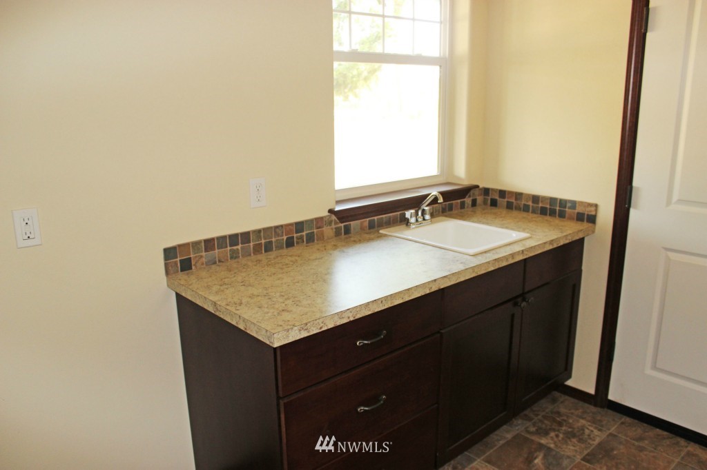 7641 183rd Avenue Southwest Rochester, WA 98579 - Photo 14 of 25