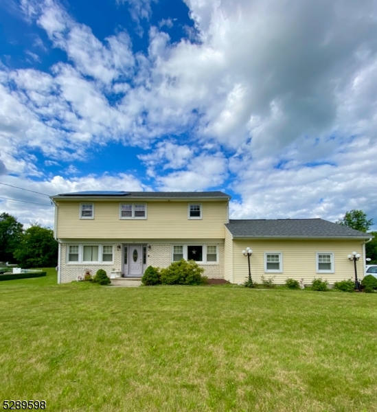 16 Deerfield Dr  