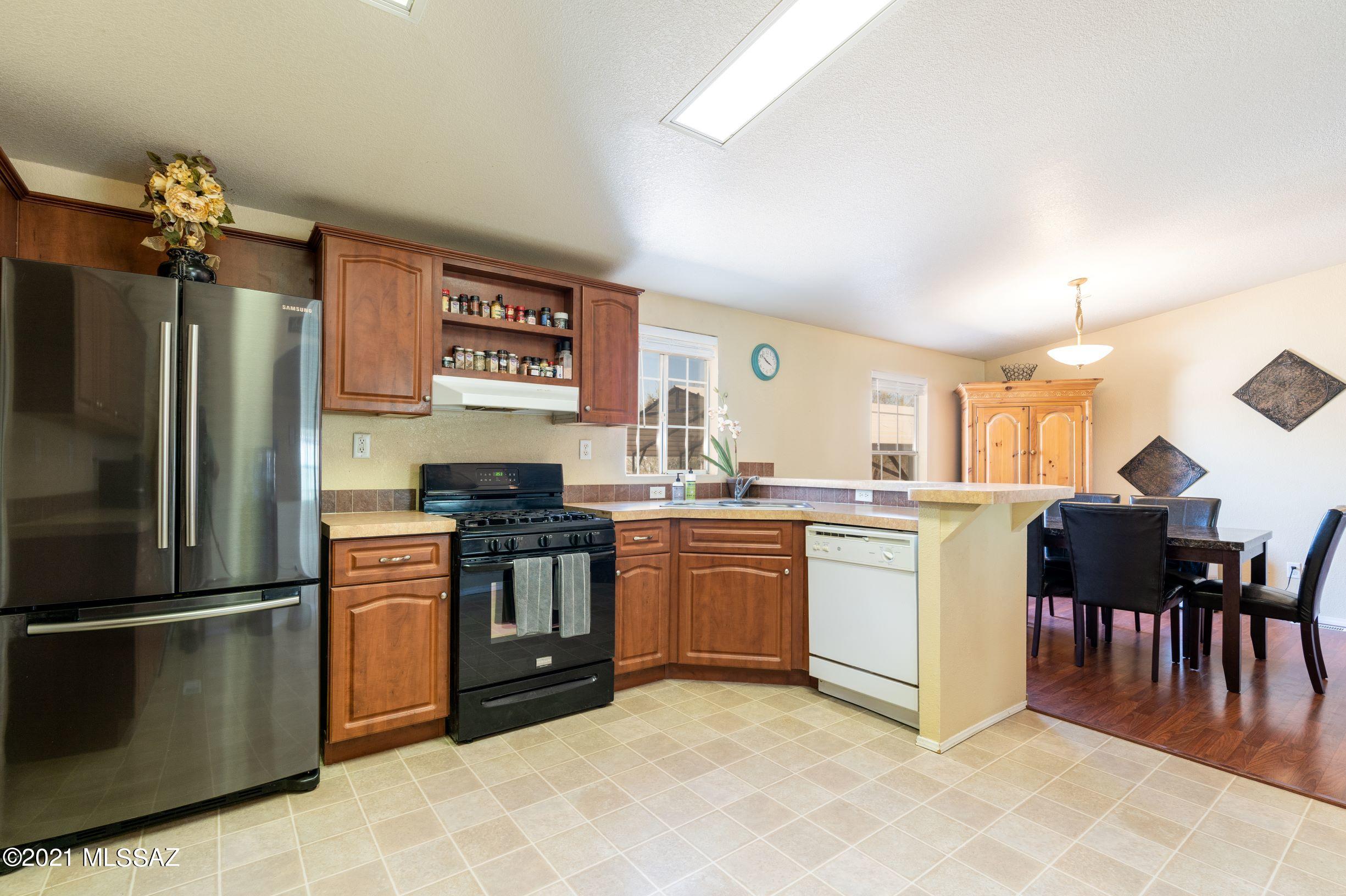 6180 North Sundown Road Tucson, AZ 85743 - Photo 3 of 32 Gallery Image 3