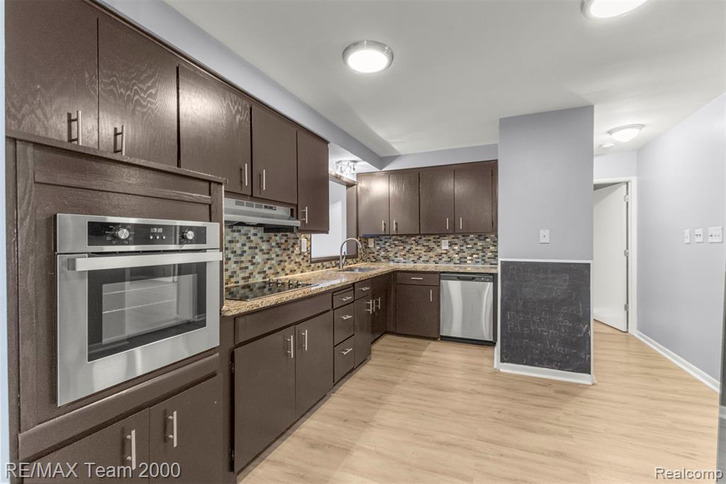 28454 Quail Hollow Road Farmington, MI 48331 - Photo 20 of 46