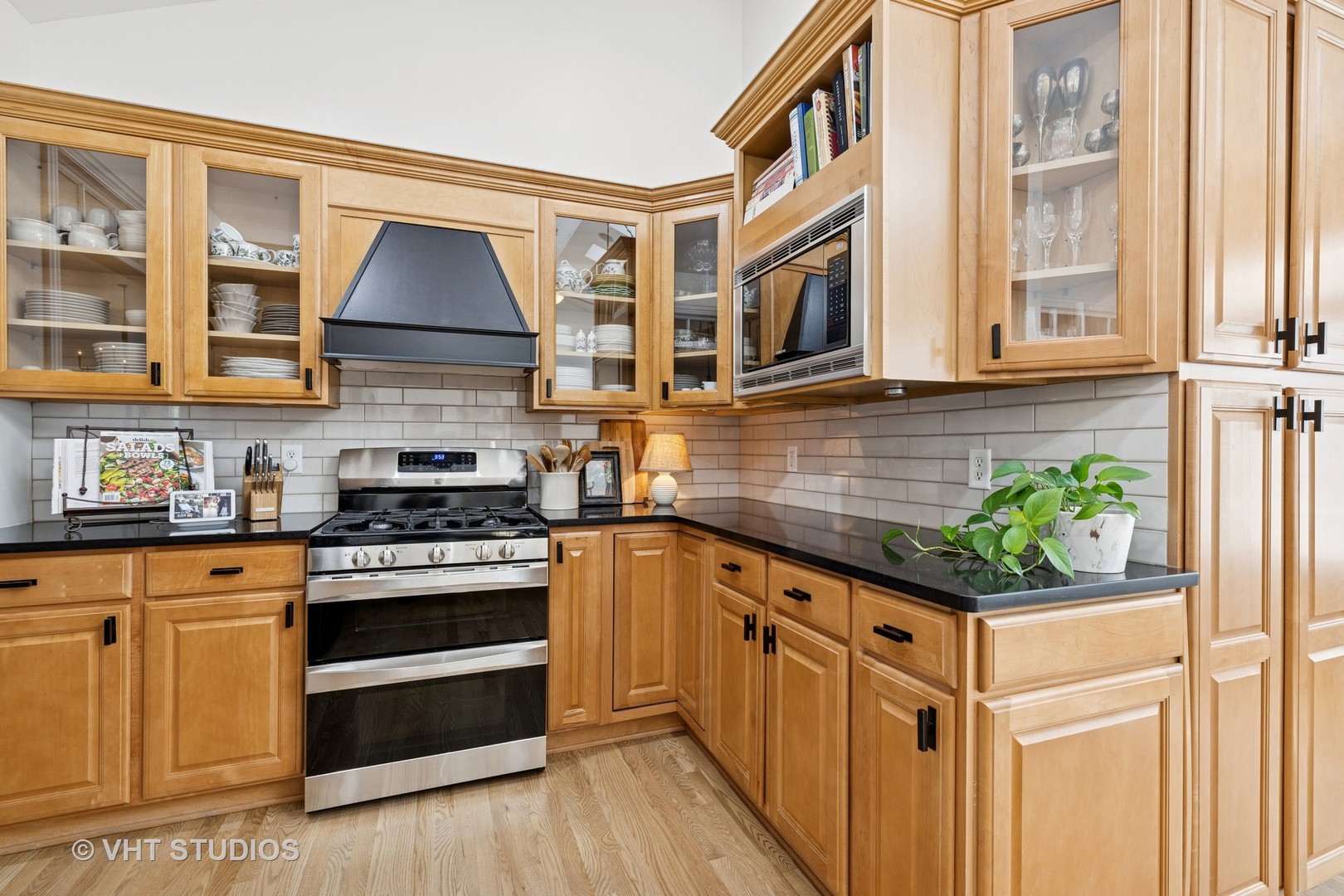 4220 Weatherstone Road Crystal Lake, IL 60014 - Photo 12 of 36 Gallery Image 12