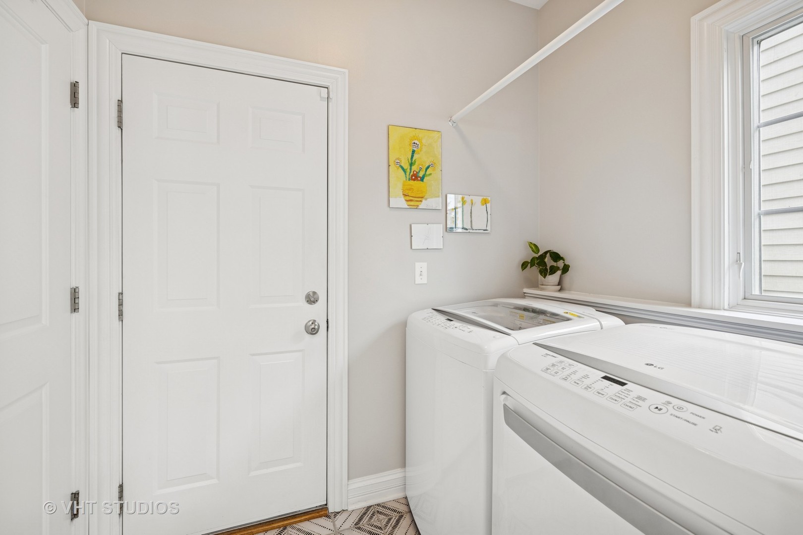 4220 Weatherstone Road Crystal Lake, IL 60014 - Photo 20 of 36 Gallery Image 20