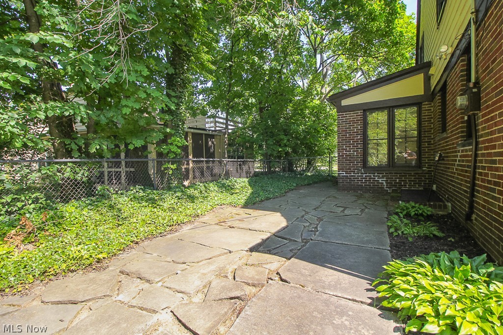 14410 Onaway Road Cleveland, OH 44120 - Photo 4 of 35