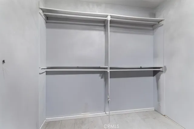 a view of a livingroom with a ceiling fan