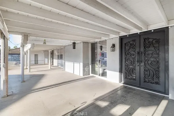 a view of a house with a entertaining space
